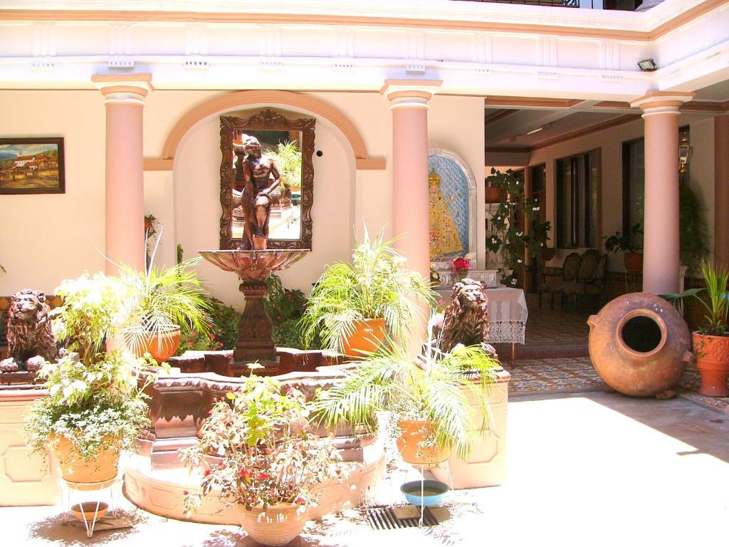 Hotel Independencia Сукре Екстериор снимка