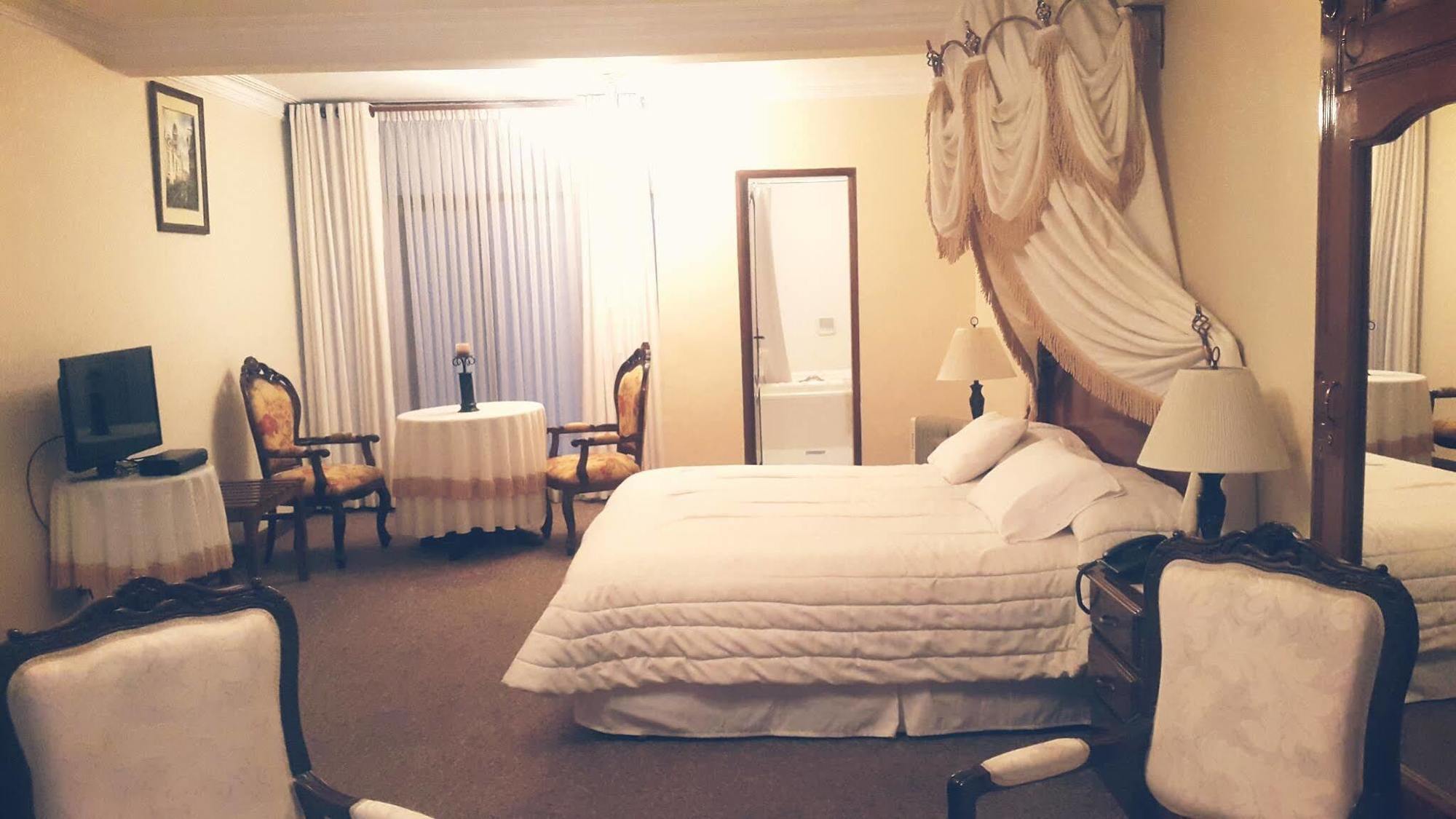 Hotel Independencia Сукре Екстериор снимка